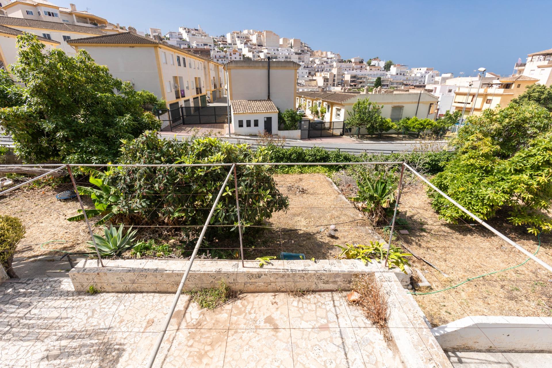 URBAN LAND IN LA HERRADURA