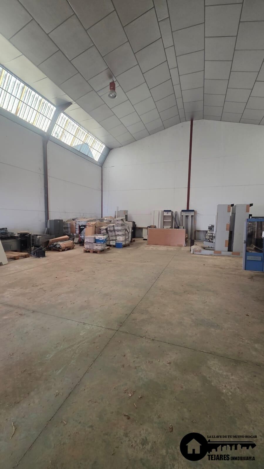 INMOBILIARIA TEJARES SELLS INDUSTRIAL WAREHOUSE IN POLÍGONO ROMICA