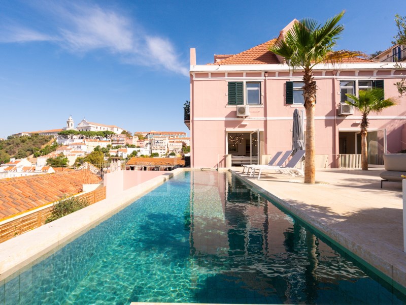 3 bedroom flat with private pool and panoramic views over Lisbon