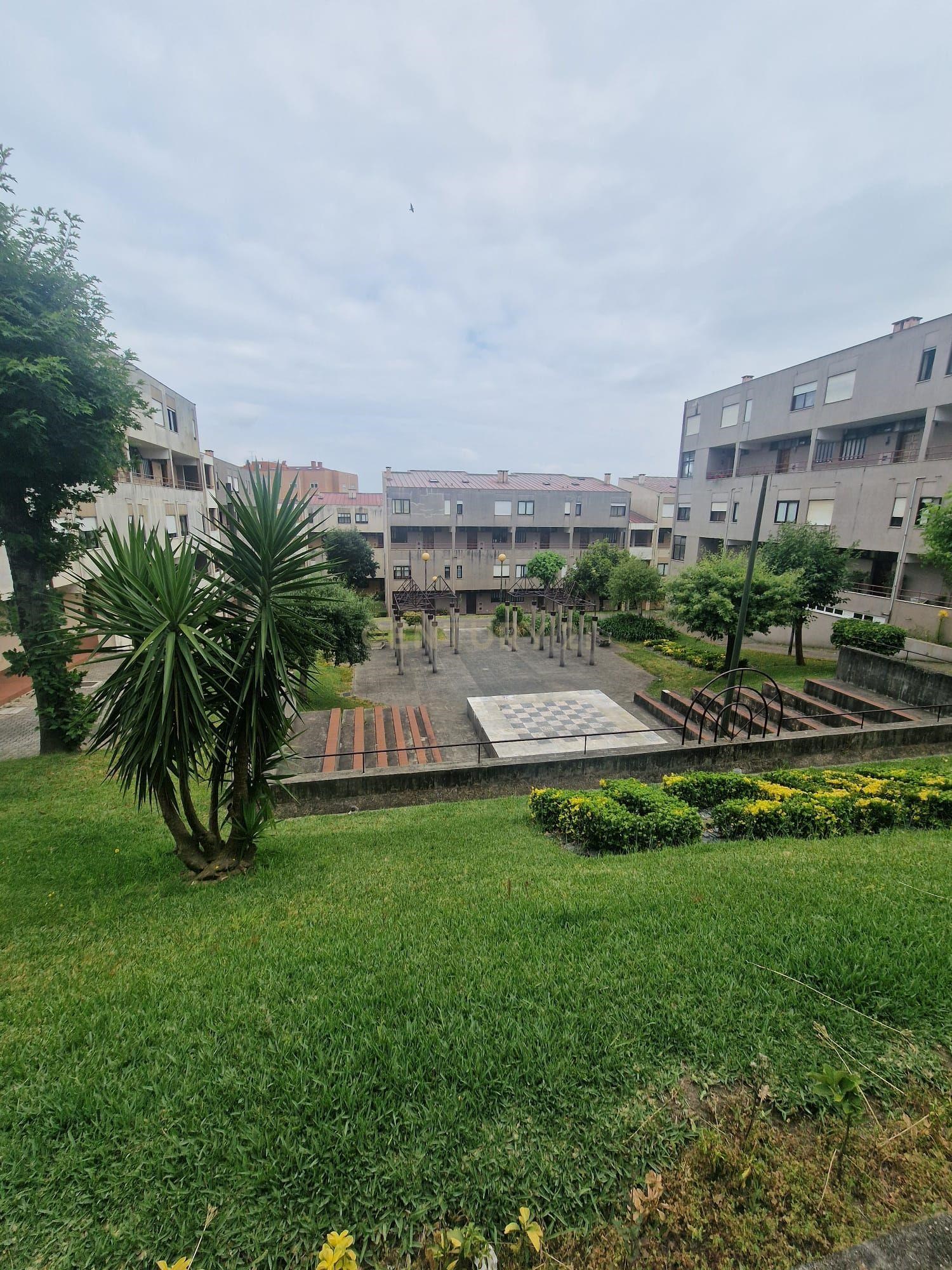 Apartamento T3 duplex em Rio Tinto - Urb. Mãos à Obra