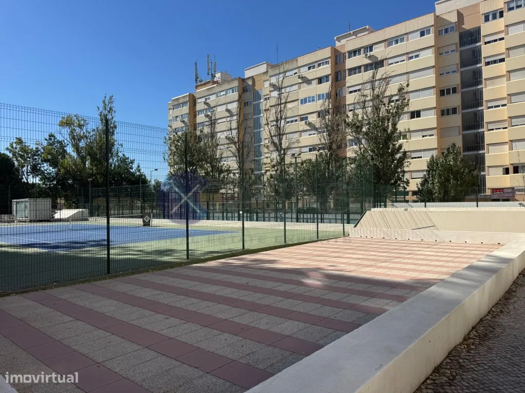 Commercial for sale, Lisboa (Lumiar, Portugal)