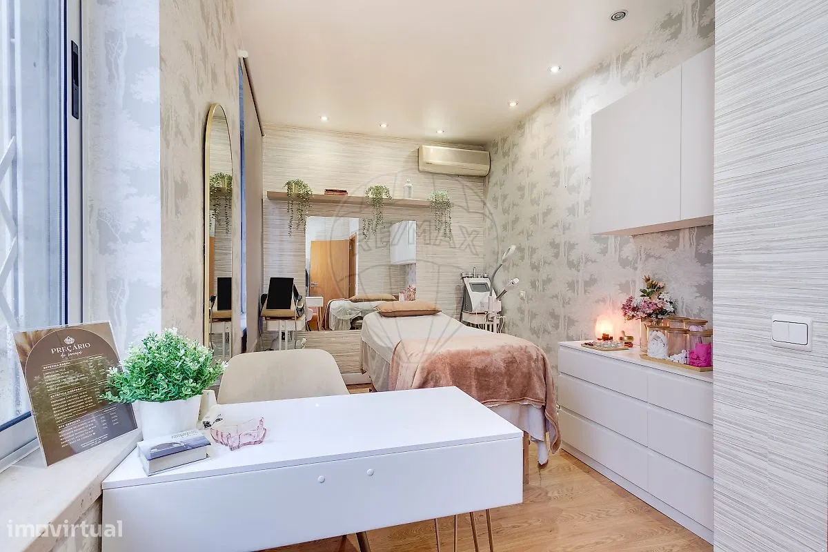 Commercial for sale, Lisboa (Santo António, Portugal)