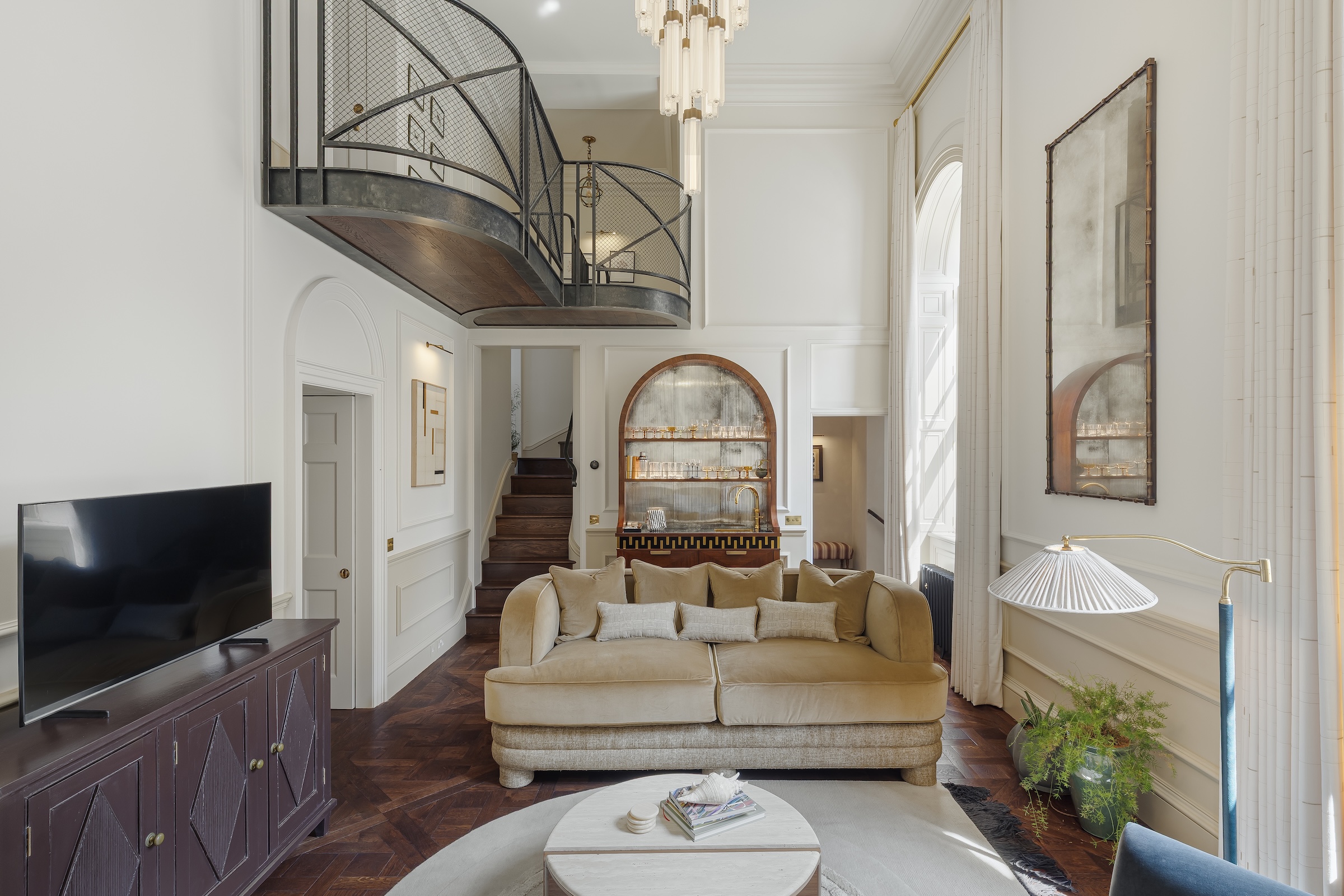 Exquisite one-bedroom pied-à-terre in London’s finest apartment block