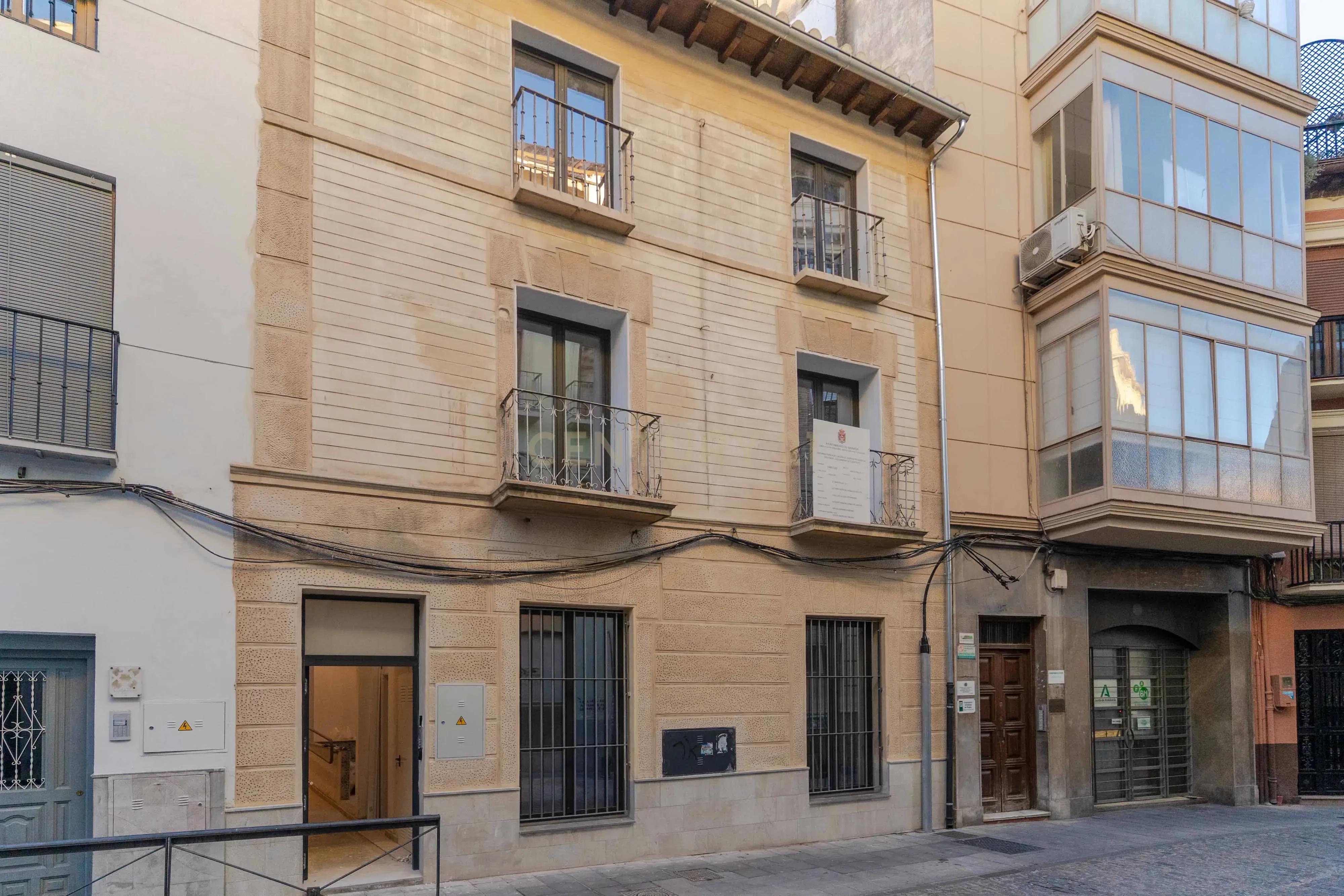 Stunning Building in Granada, Andalucía - 5 Rooms, 5 Baths