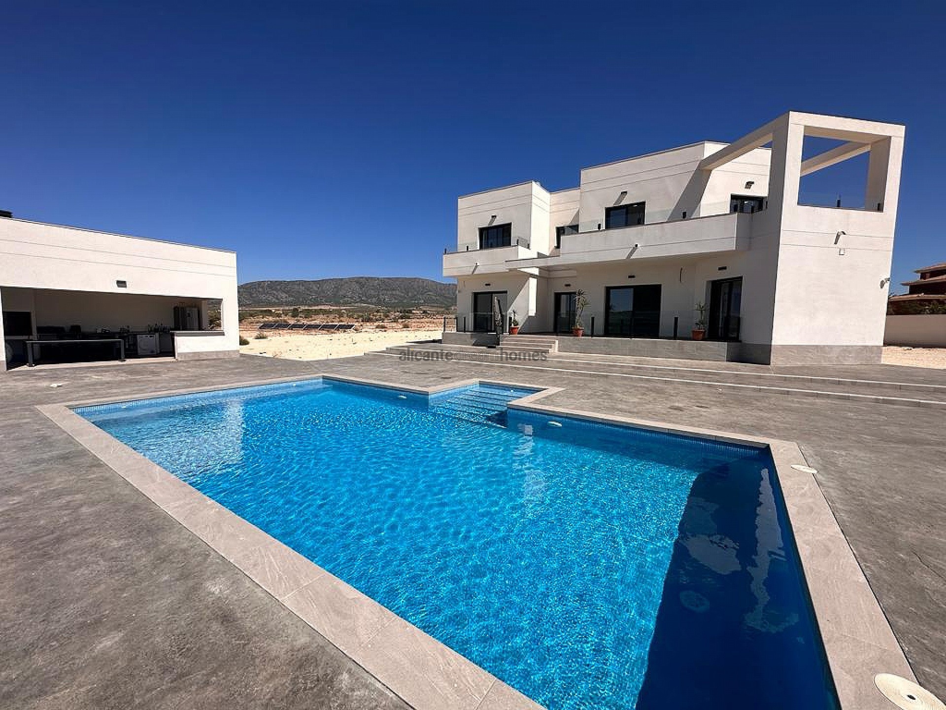 Home for sale in Pinoso, Spain