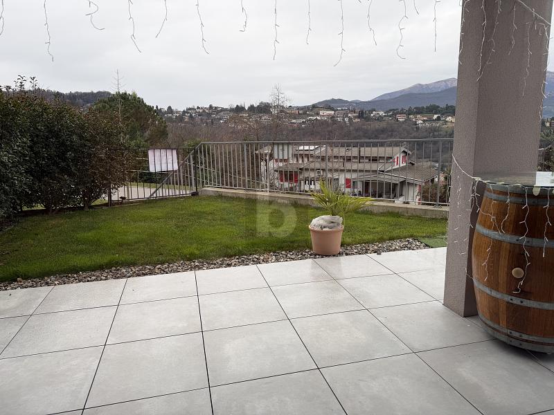 CHARMING, MODERN AND BRIGHT