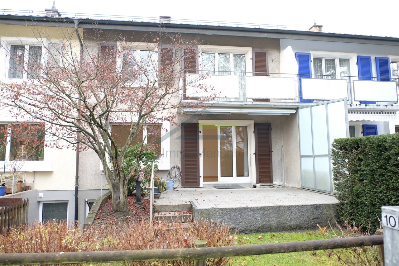 Semi-detached house in a quiet + preferred location in Surbaum, Reinach