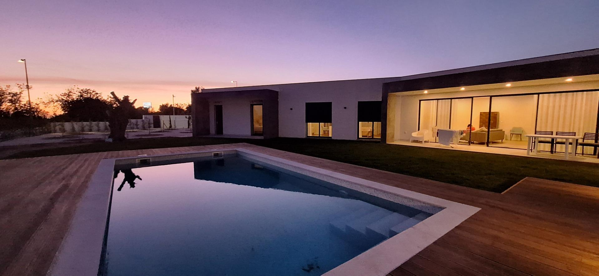 Villa with 3 suites and office with pool - Lagoa Algarve