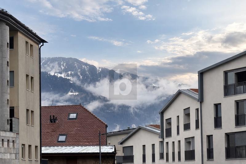 CHARMING WITH LOGGIA, RIGHT IN THE CENTRE