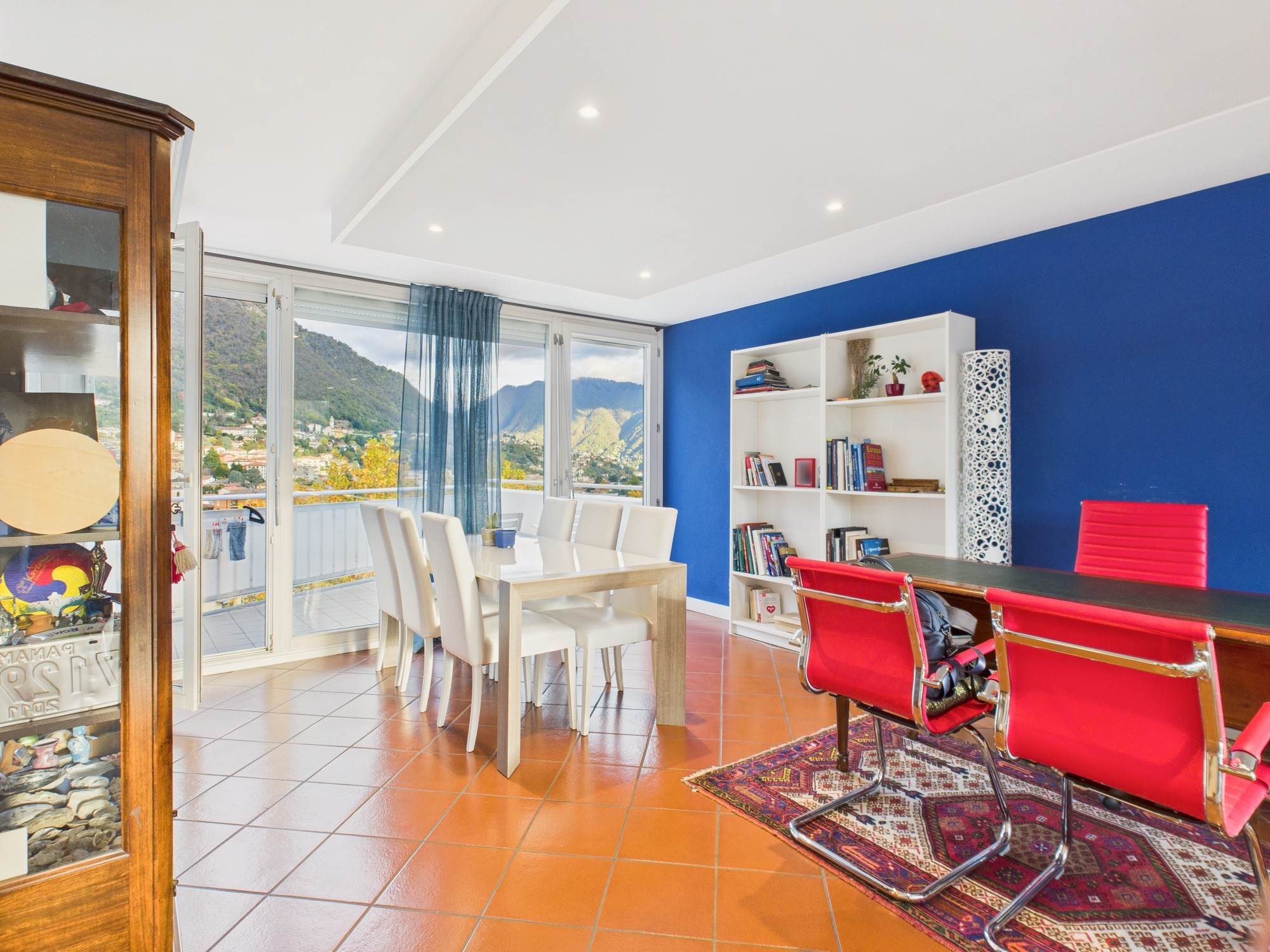 Attico luminoso e spazioso in posizione centrale