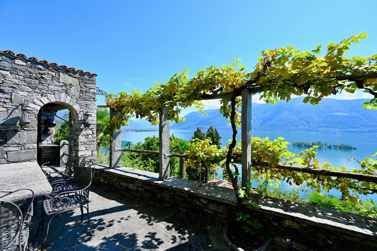 Charmantes Rustico mit atemberaubendem Blick auf den Lago Maggiore