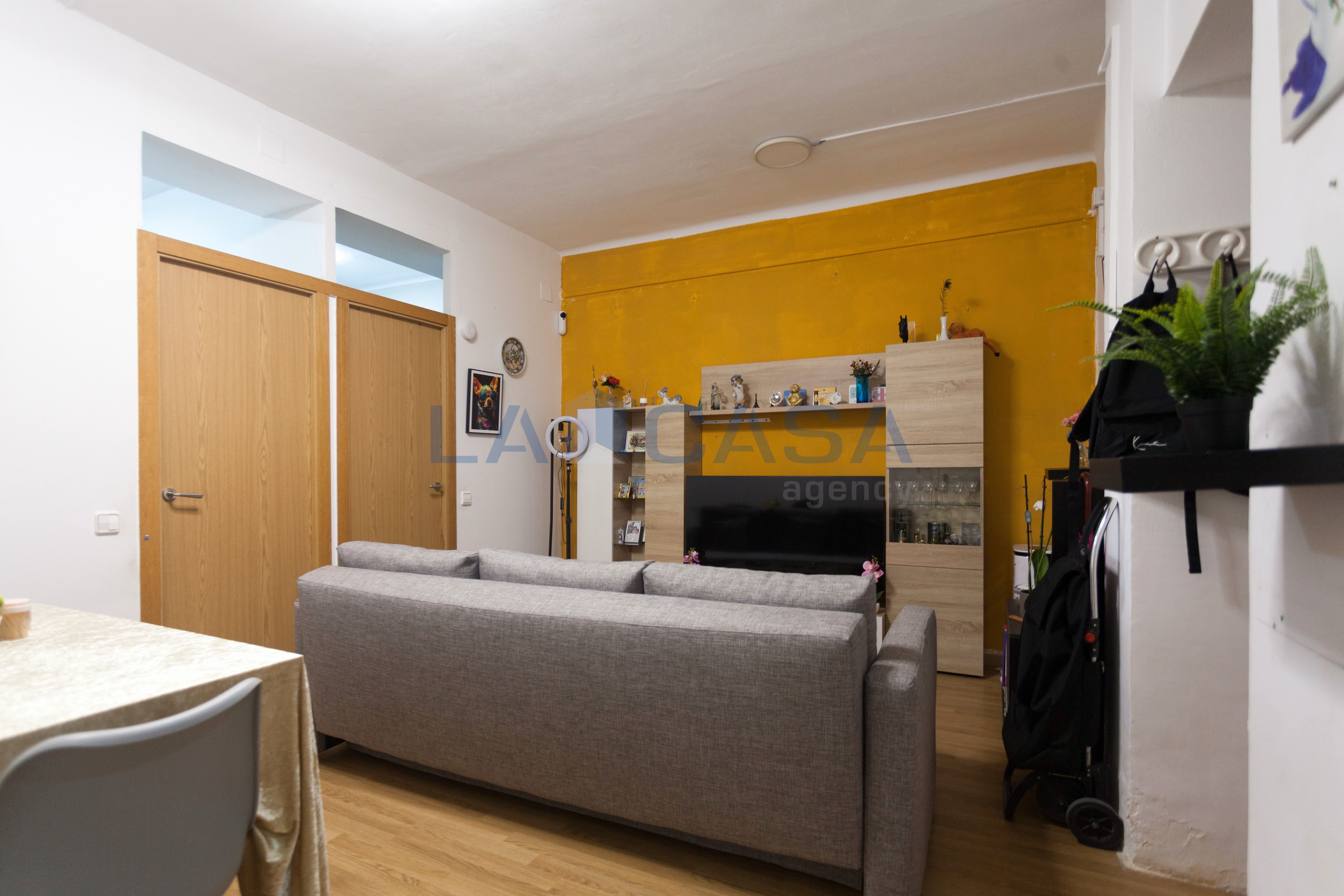 Commercial for sale in L'Hospitalet de Llobregat, Spain