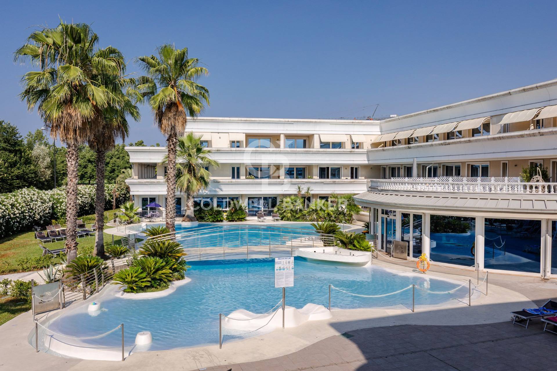 Building for sale, Viale Francesco Agello,130 (Desenzano del Garda, Italy)