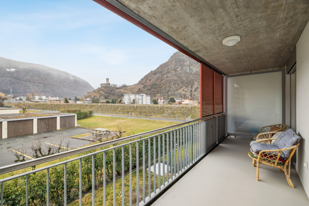 Apartment 2.5 with magnificent view of the castles of La Bâtiaz