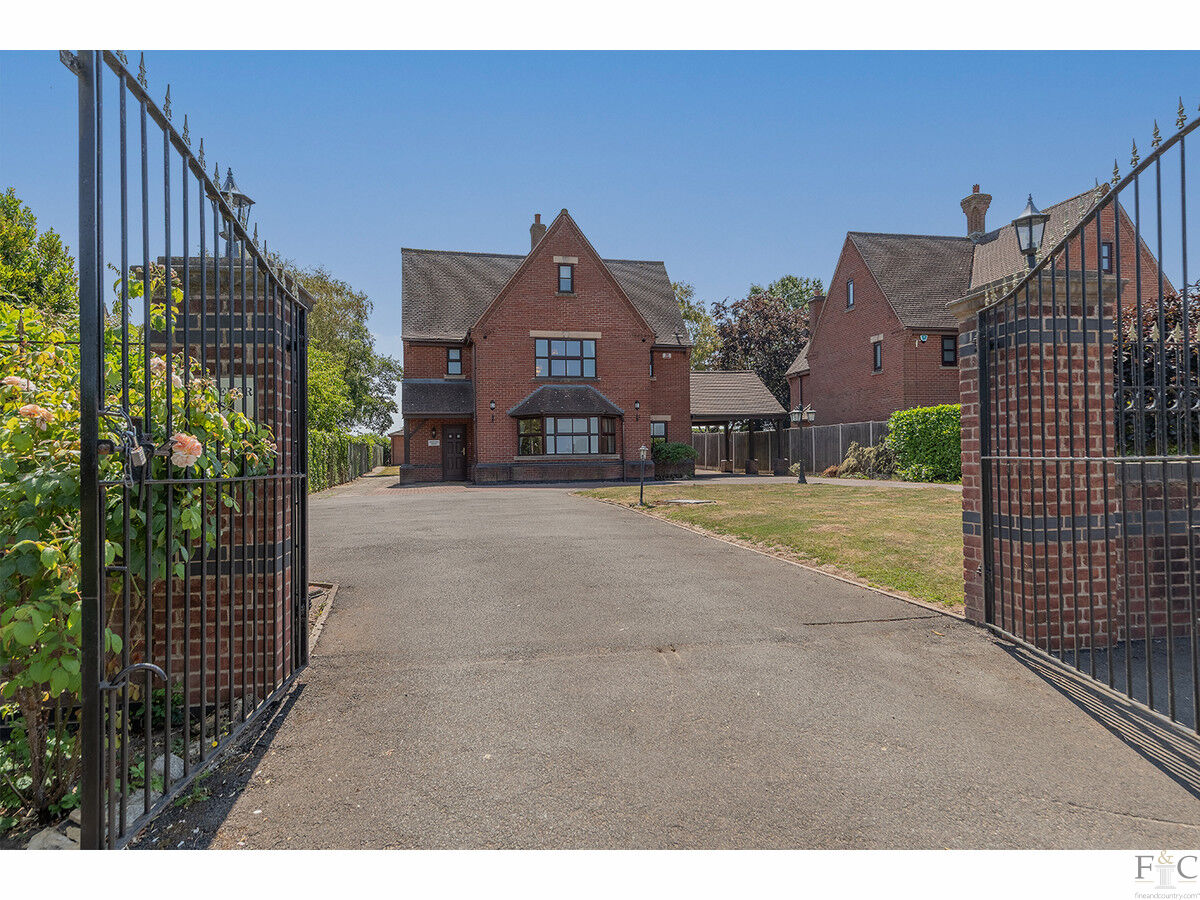 Detached House: for sale in Leicesterhsire Houghton on the Hill