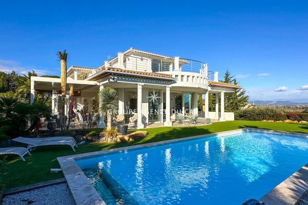 9-ROOM VILLA WITH SEA VIEW SWIMMING POOL GARAGE CINEMA ROOM, IN SAINT AYGULF