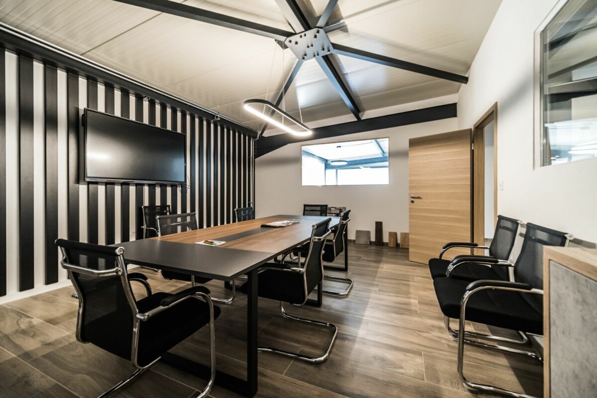 Offices of 250 m2 already furnished and fitted out