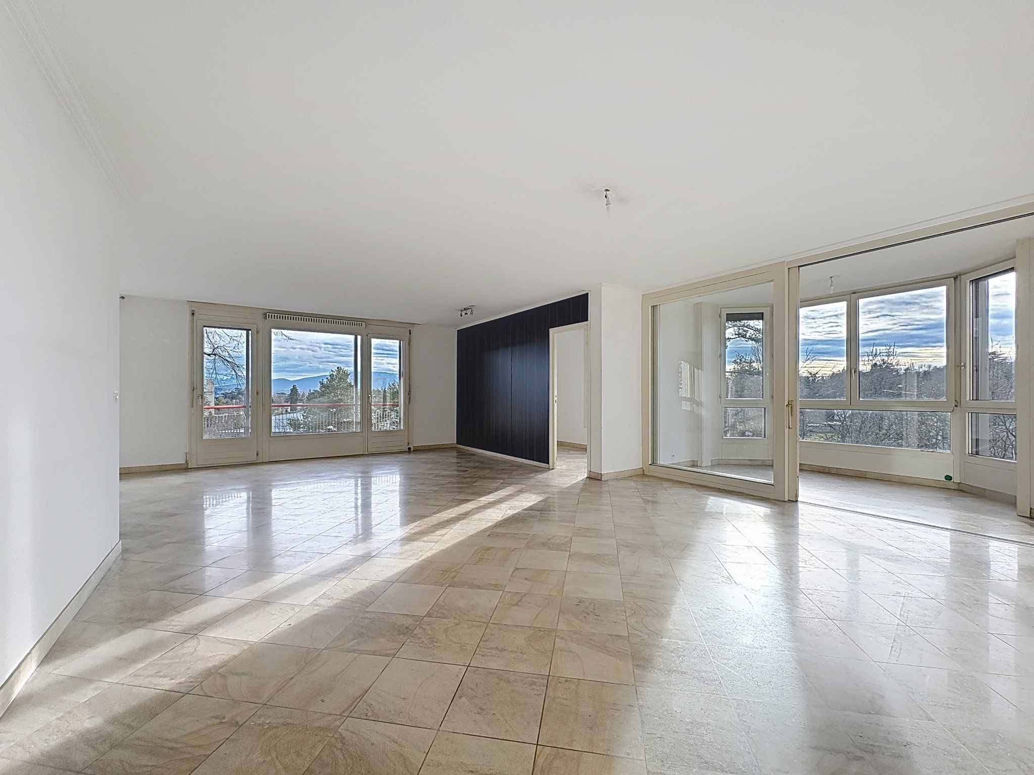 6-room apartment with balconies and loggia