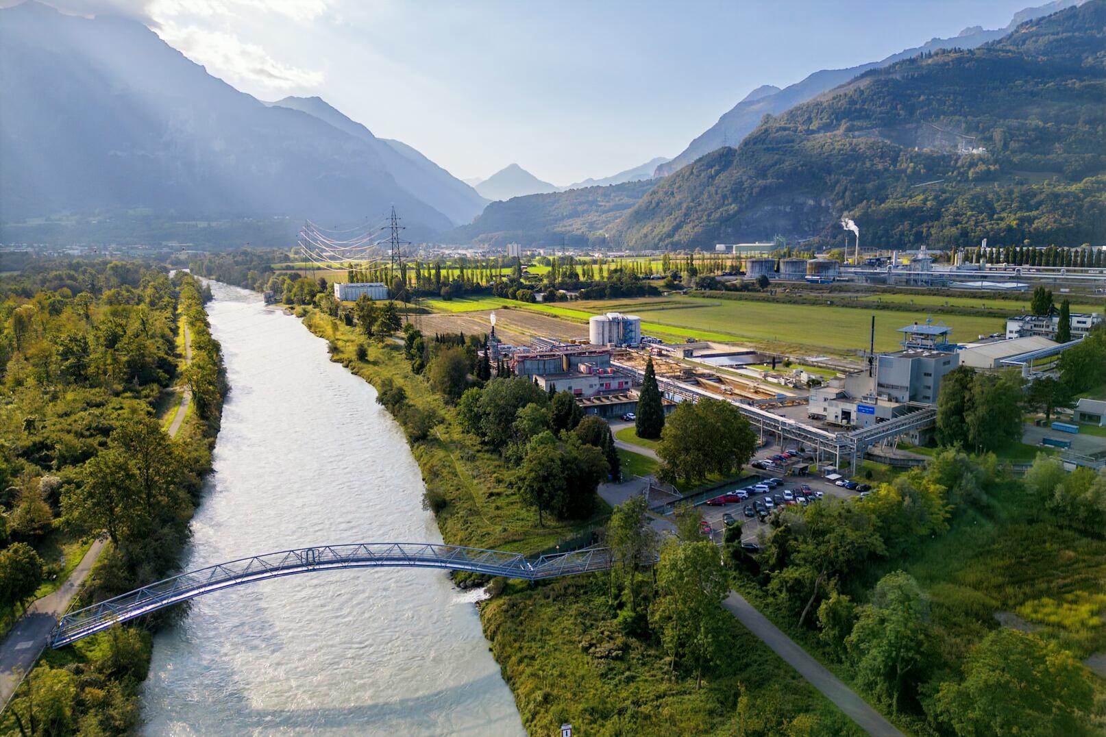 Hall 8'013 m3 and/or Land 3'671 m2 / Aigle / EXCLUSIVITY