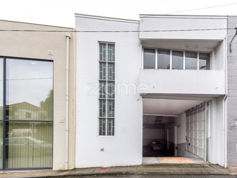 Warehouse Complex in Rio Tinto - Excellent Opportunity