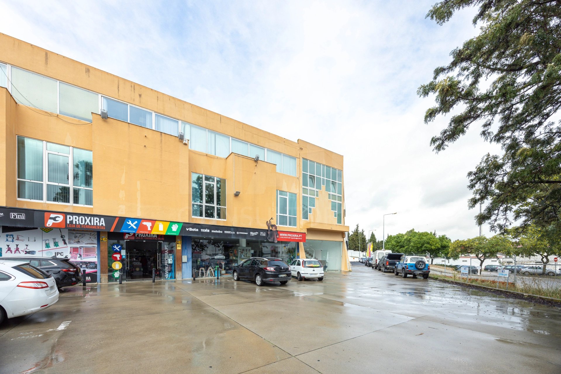 Commercial for sale in Alverca do Ribatejo, Portugal