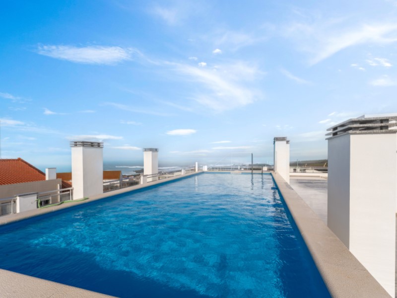 Apartment (2 bedrooms) with sea view, pool and parking in Nazaré