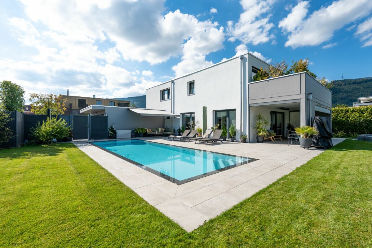 *RESERVED* Living like in a design hotel - your retreat with pool, spa, roof terrace & wine cellar! Copy