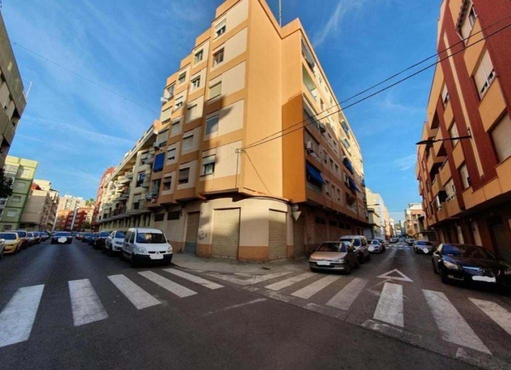 Venta de 2 Locales en Jaume D'Olid Sequier Nº 7 Alzira (Valencia/València)