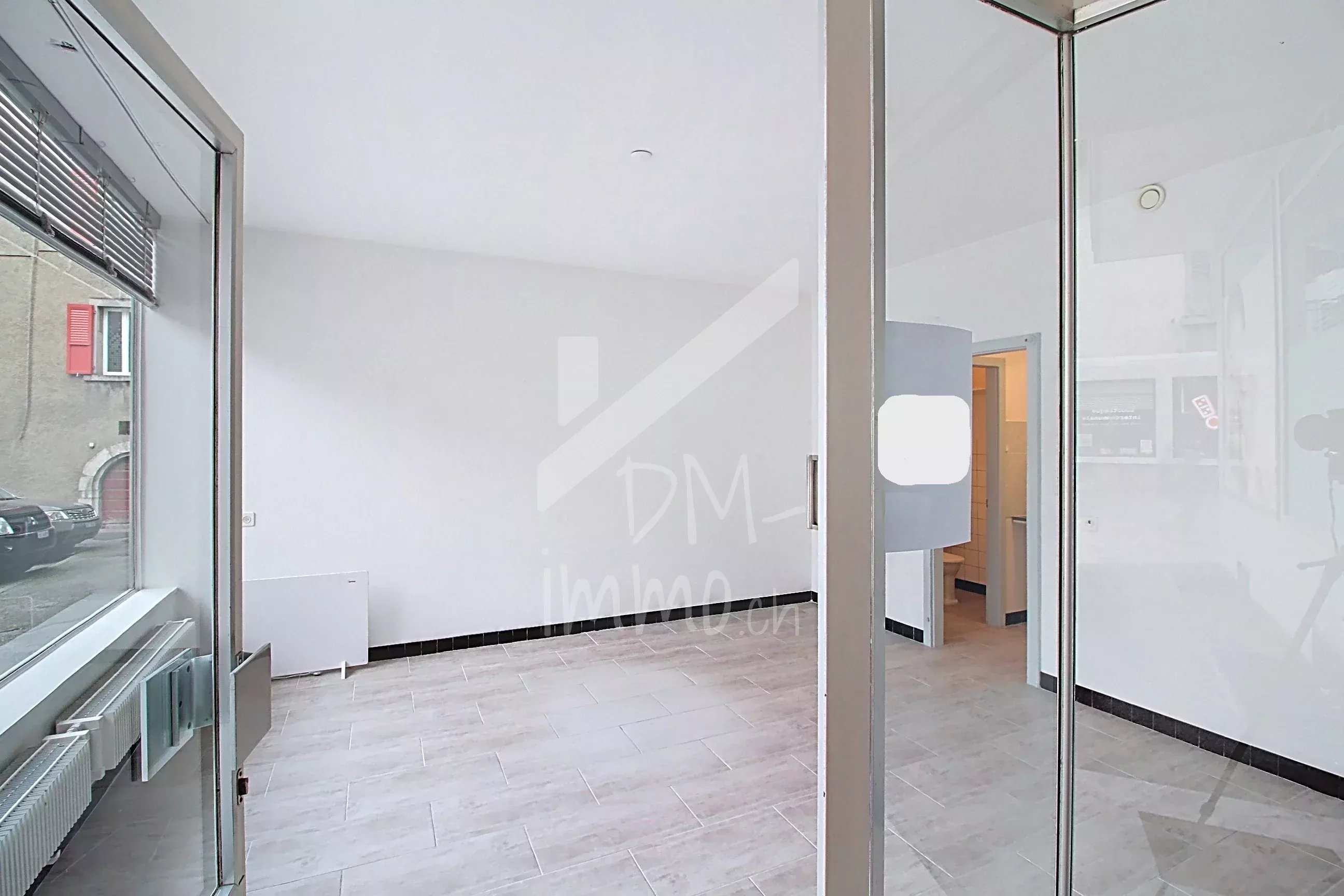 For investors: Rented commercial premises, yield 5.5%