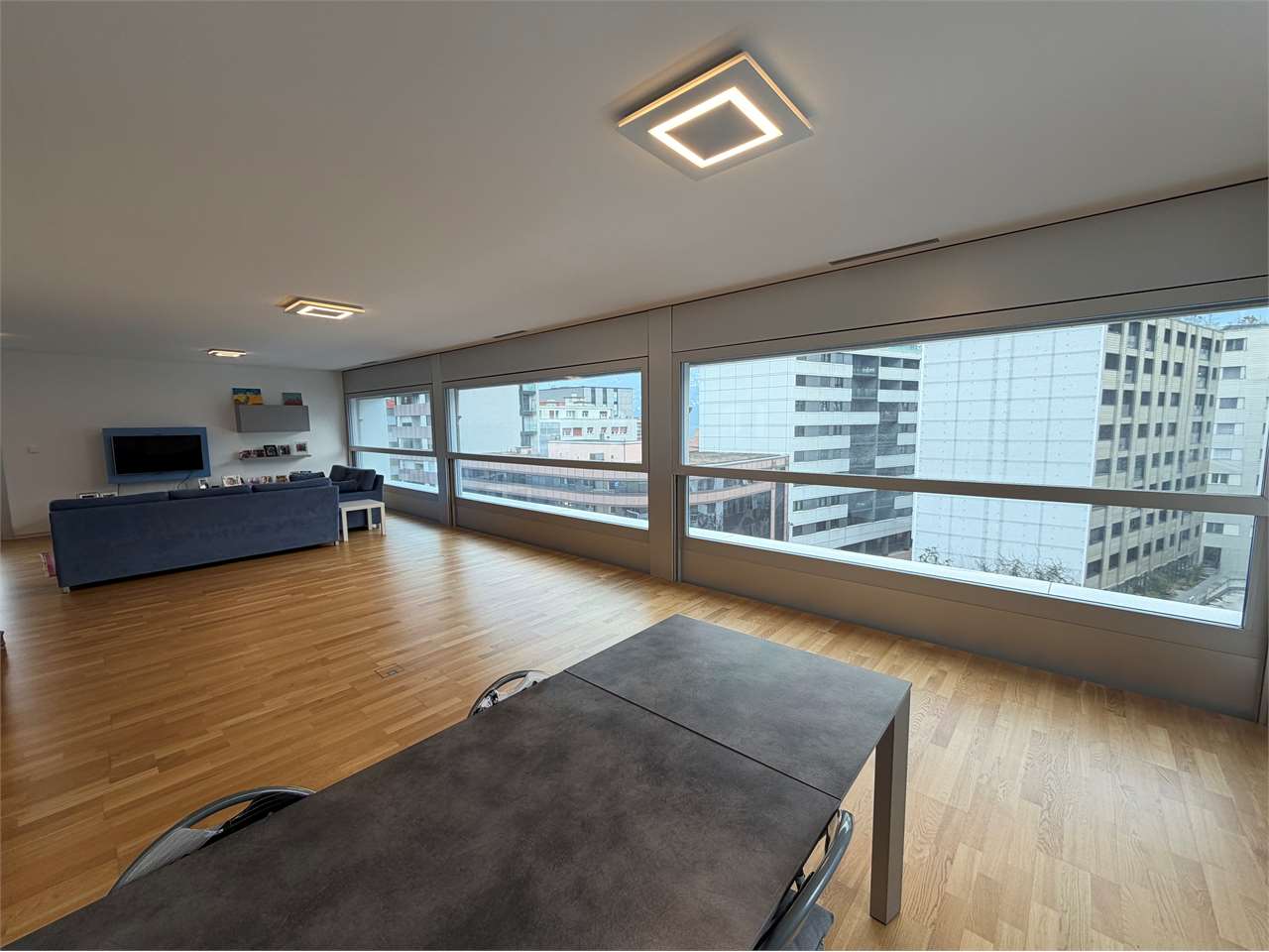 Exclusive 5.5-Room Penthouse in Paradiso