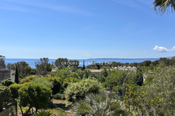 FOR SALE VILLA 6 ROOMS 4 BEDROOMS SWIMMING POOL GARAGE SEA VIEW FACING SOUTH SHOPS AND SEA WALKING DISTANCE