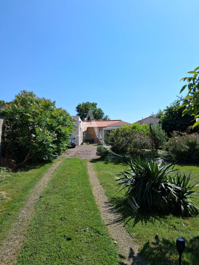 Home for sale in Saint-Avaugourd-des-Landes, France