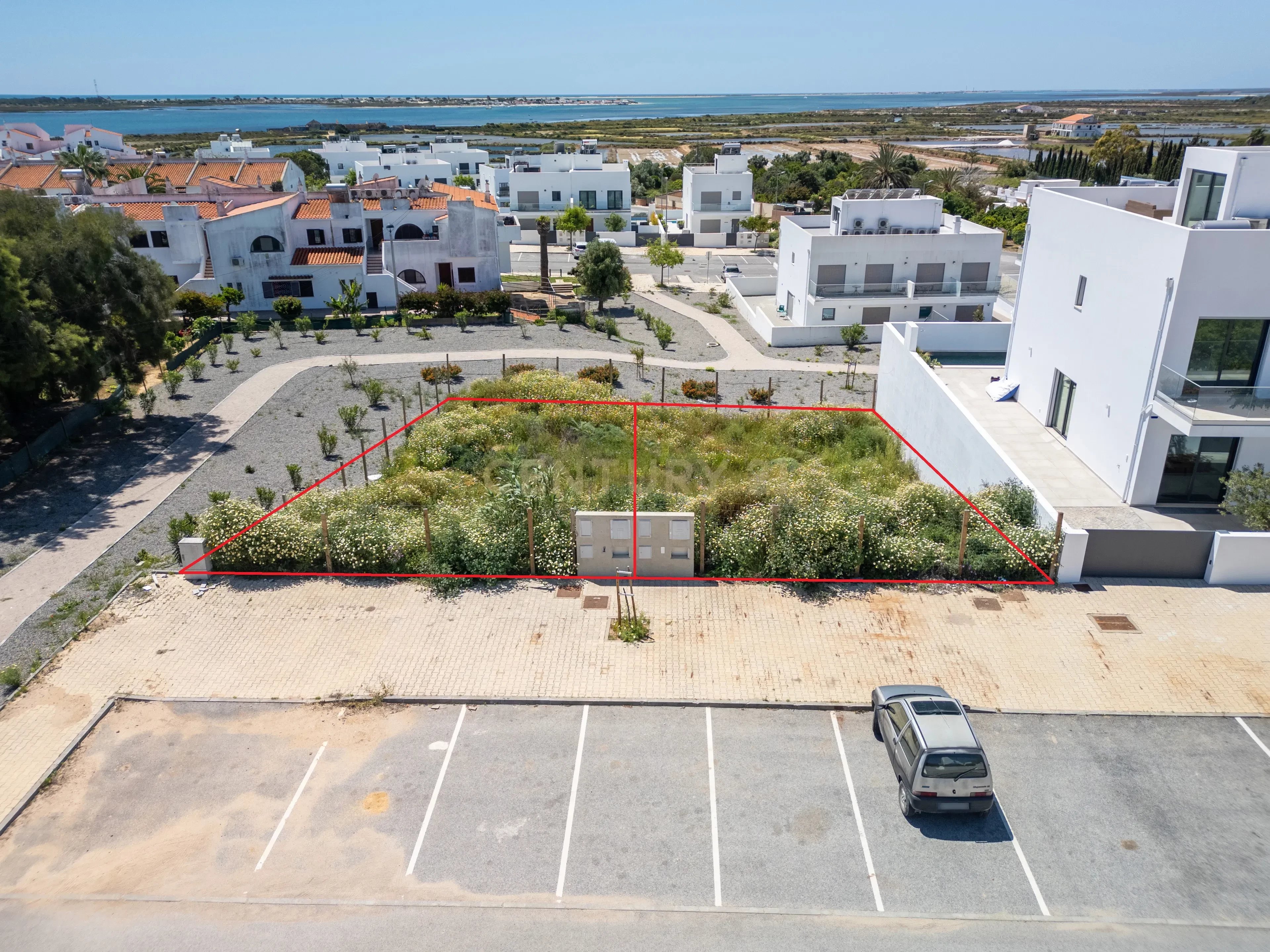 Plot of Land with Pre-approved Project for a 3-Bedroom Villa, Basement, Private Pool – A Refuge in the Heart of the Algarve, Bet…