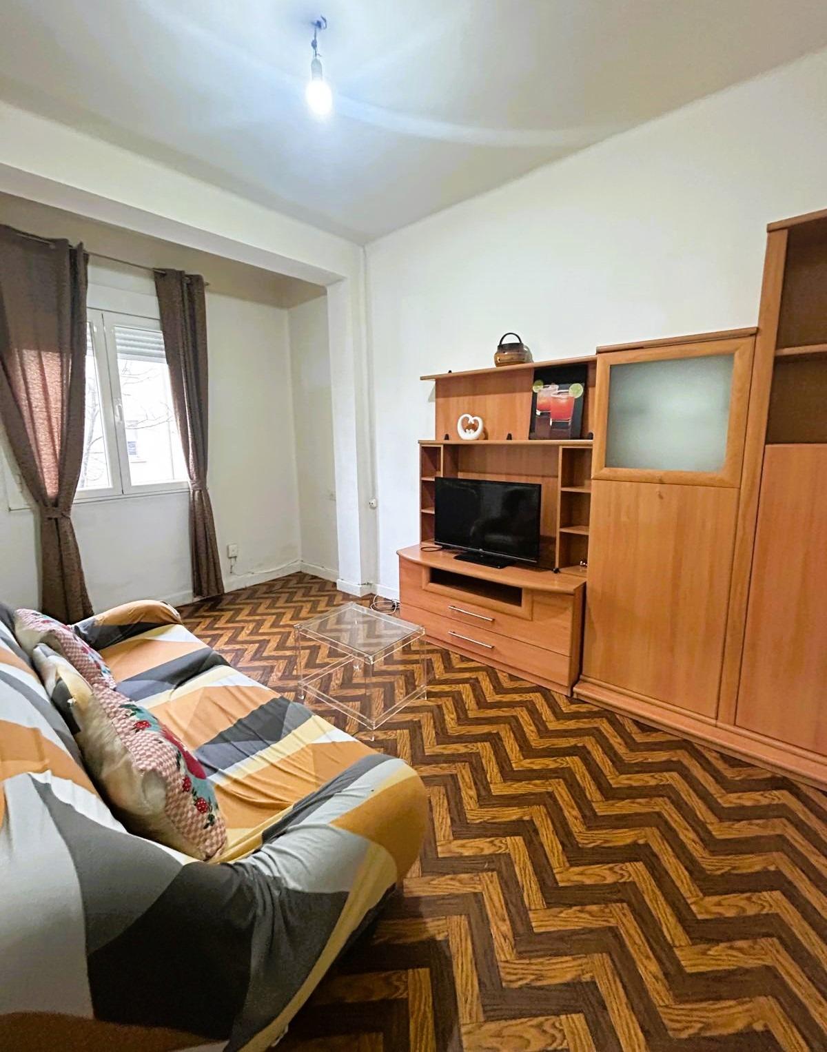 Building for Sale in Flores del Sil, Ponferrada: Unique Opportunity