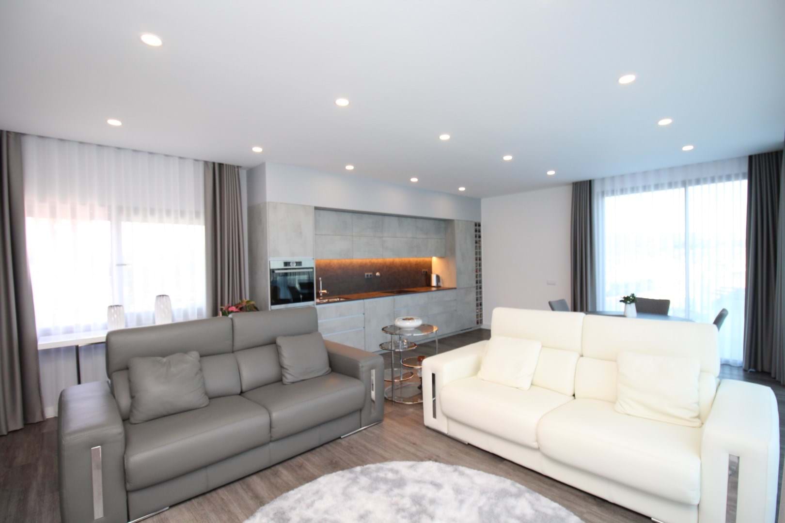 3 bedroom villa with large pool and garden in Olhos de Água