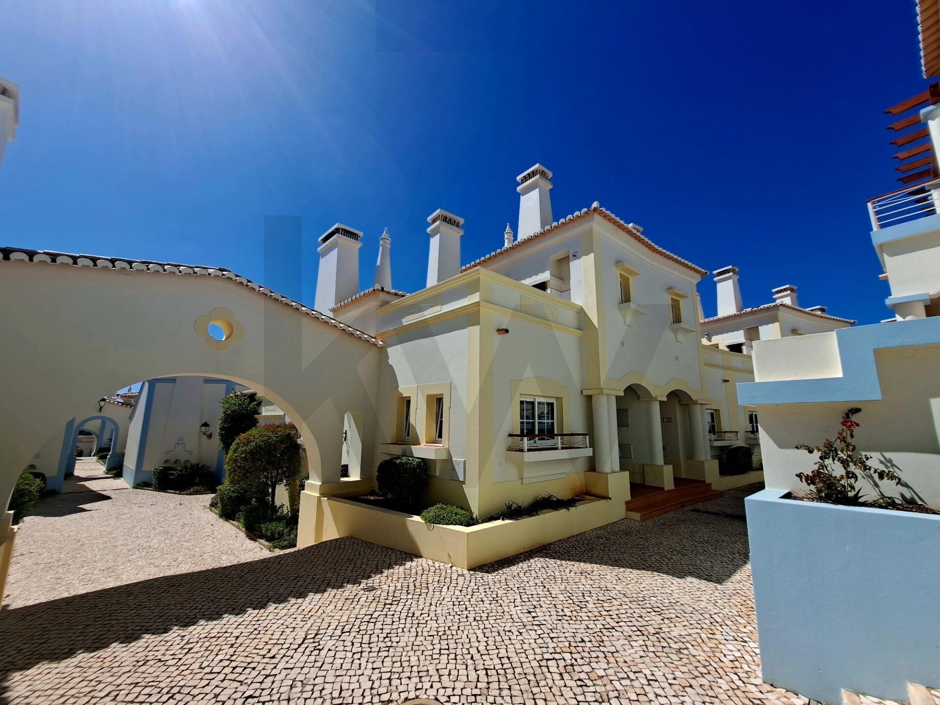 Corner 2-Bedroom Townhouse | Quinta da Encosta Velha – Golf & Leisure Village