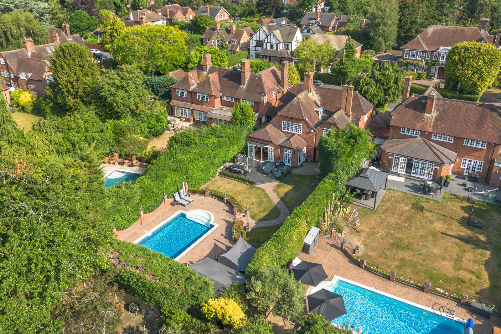 Detached House: for sale in Romford Romford