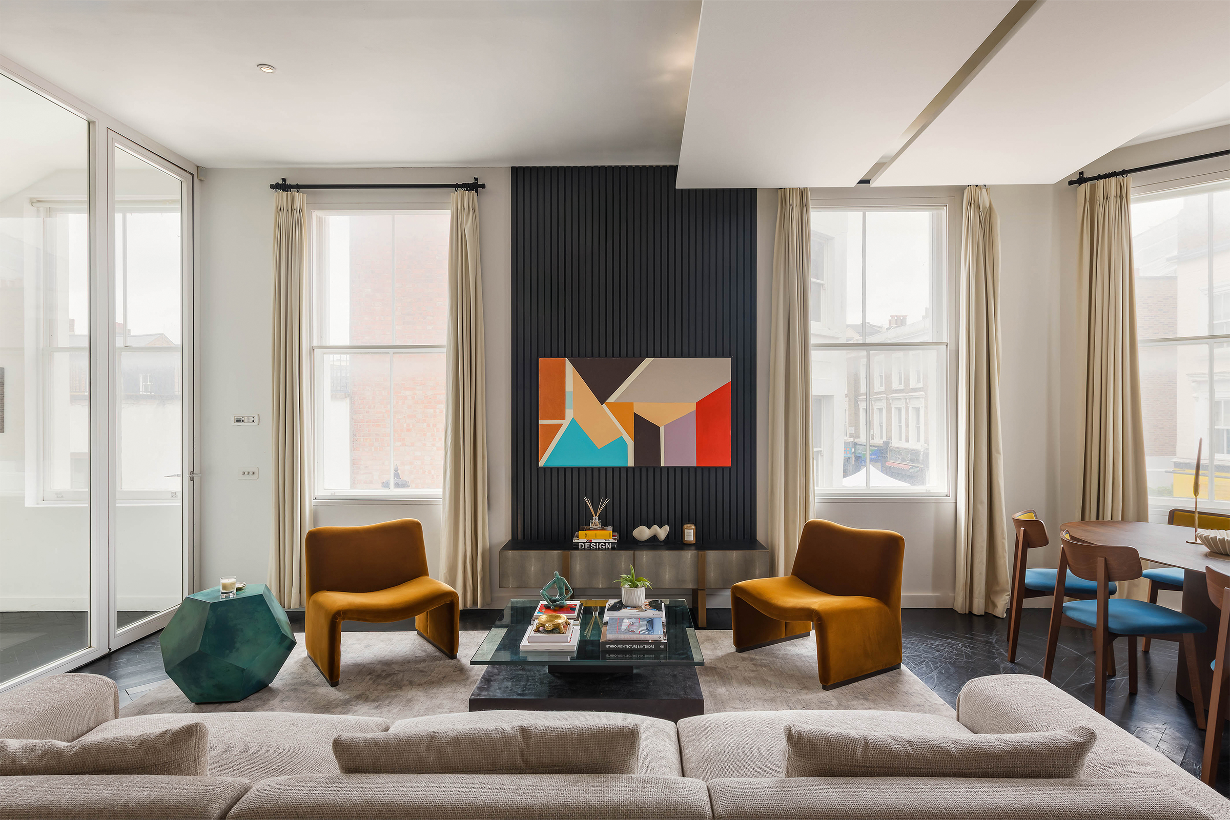 A vibrant three-bedroom freehold house on iconic Portobello Road