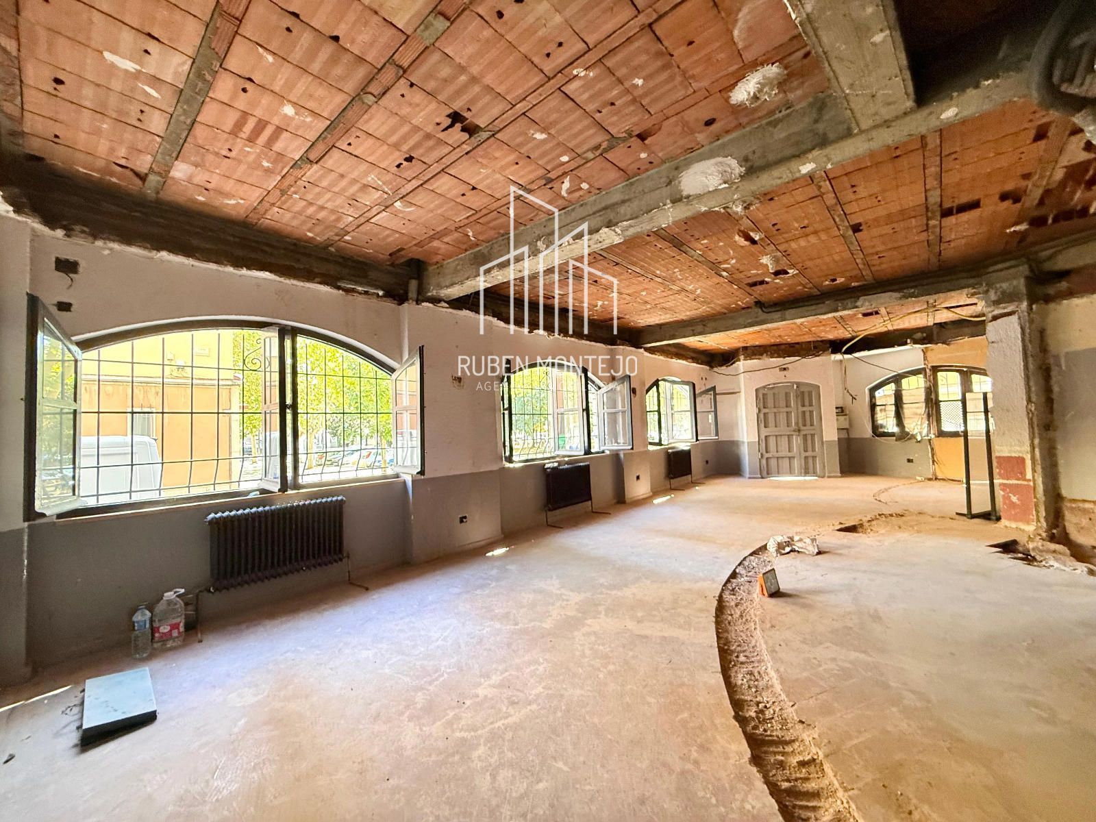 Commercial for sale in Salamanca, Spain