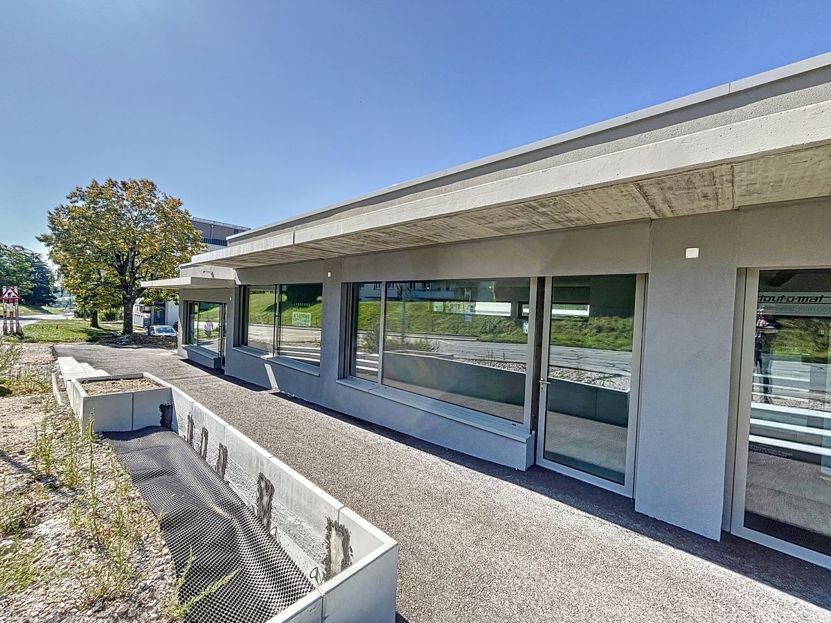 Commercial premises of 95m2 + storage of 40m2