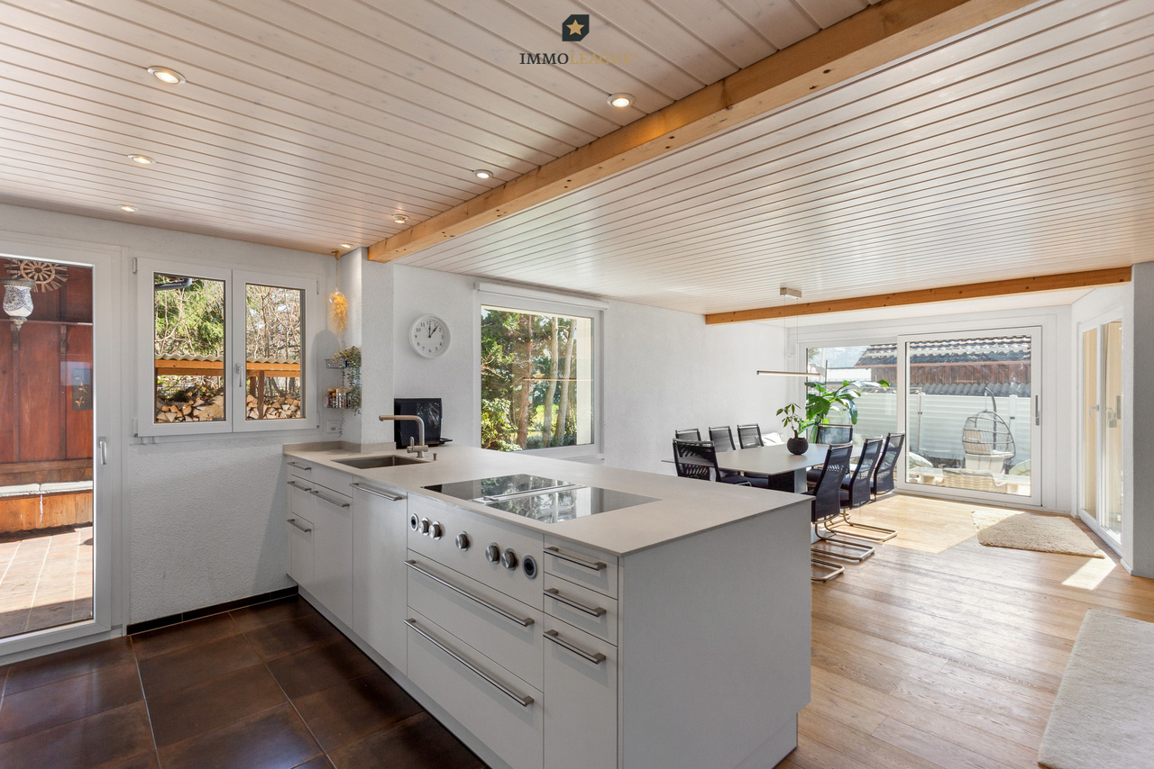 Family idyll with spacious garden paradise