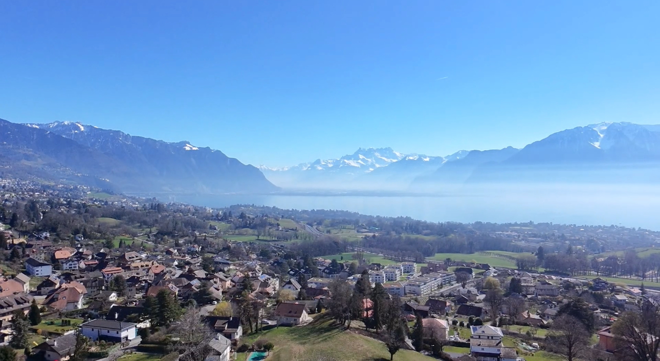 Sublime terrain rare à Blonay avec vue imprenable sur le lac Léman
