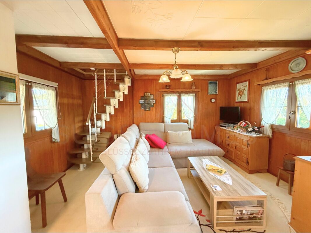 Charming detached house in La Chaux-de-Fonds - authentic character, careful renovations and modern comfort