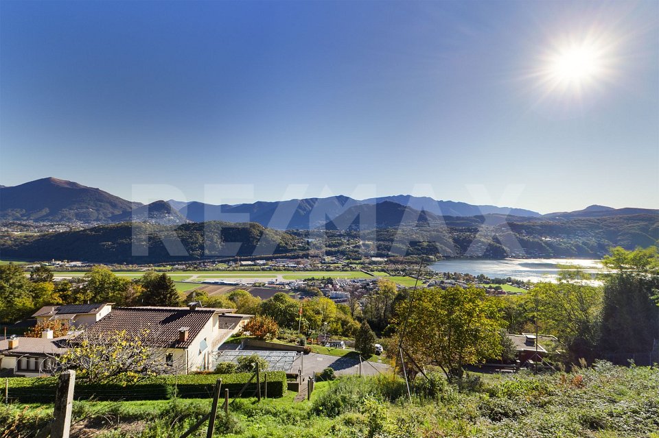 Grundstück mit bewilligtem Bauprojekt mit schönem See- und Panoramablick