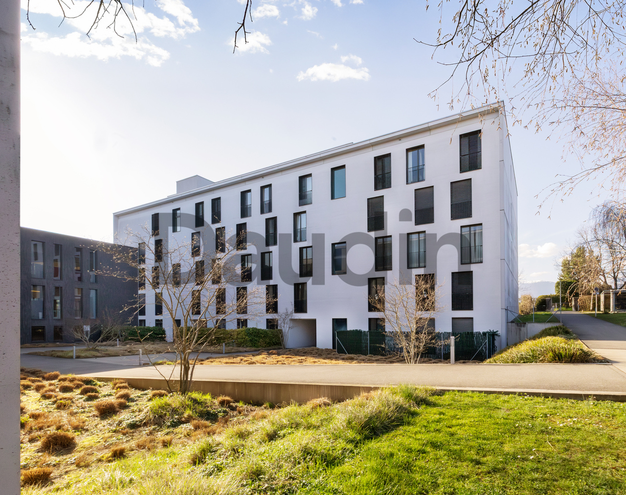 Casatax: charming apartment in a modern and secure residence