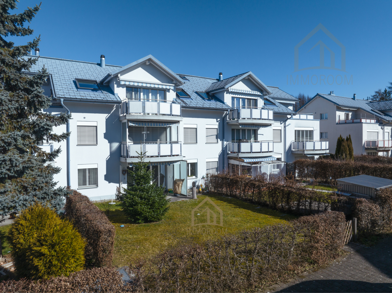 Comfortable ground floor apartment with sunny private garden