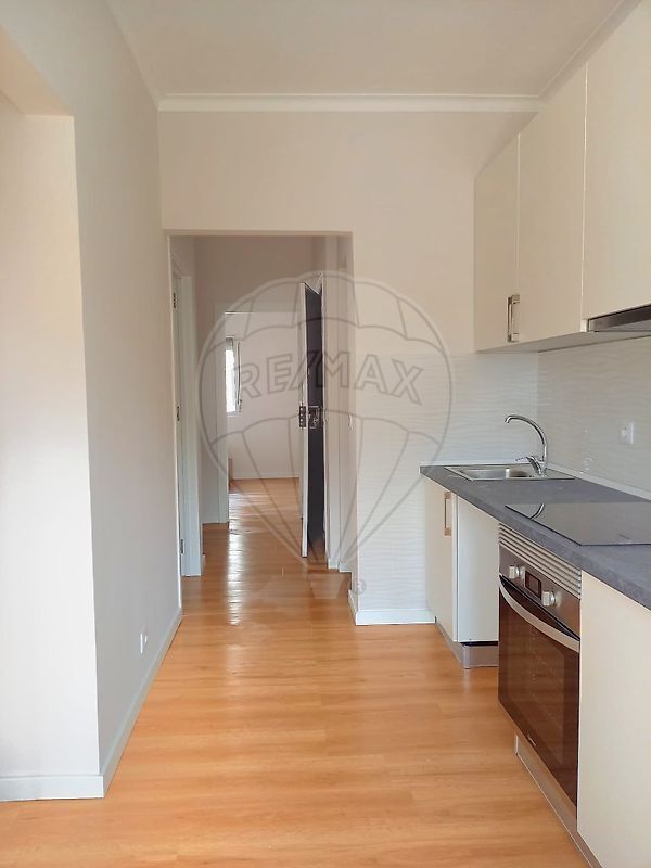 Building for sale in Camarate, Portugal