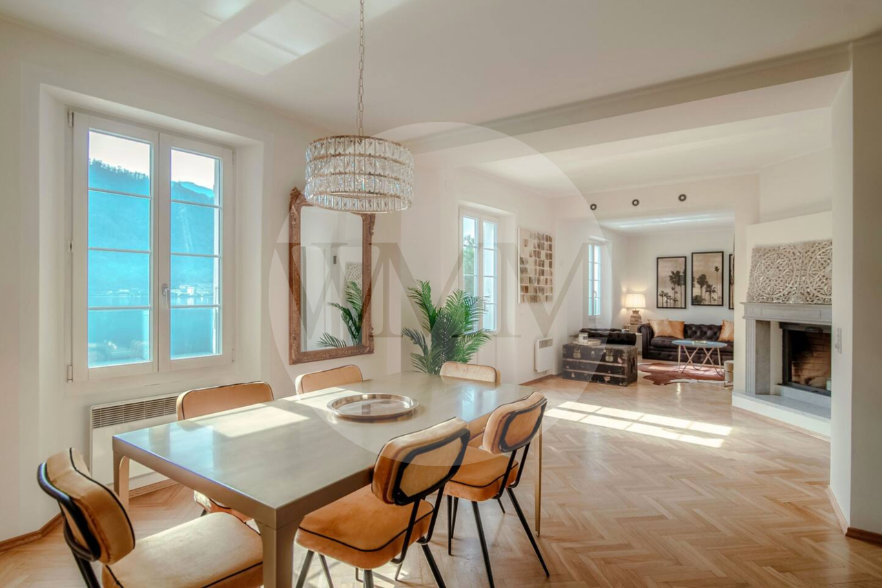 HISTORIC LAKEFRONT BUILDING IN MORCOTE