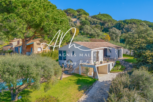 SUPER LAVANDOU SINGLE STOREY VILLA WITH BEAUTIFUL FLAT FT PLOT