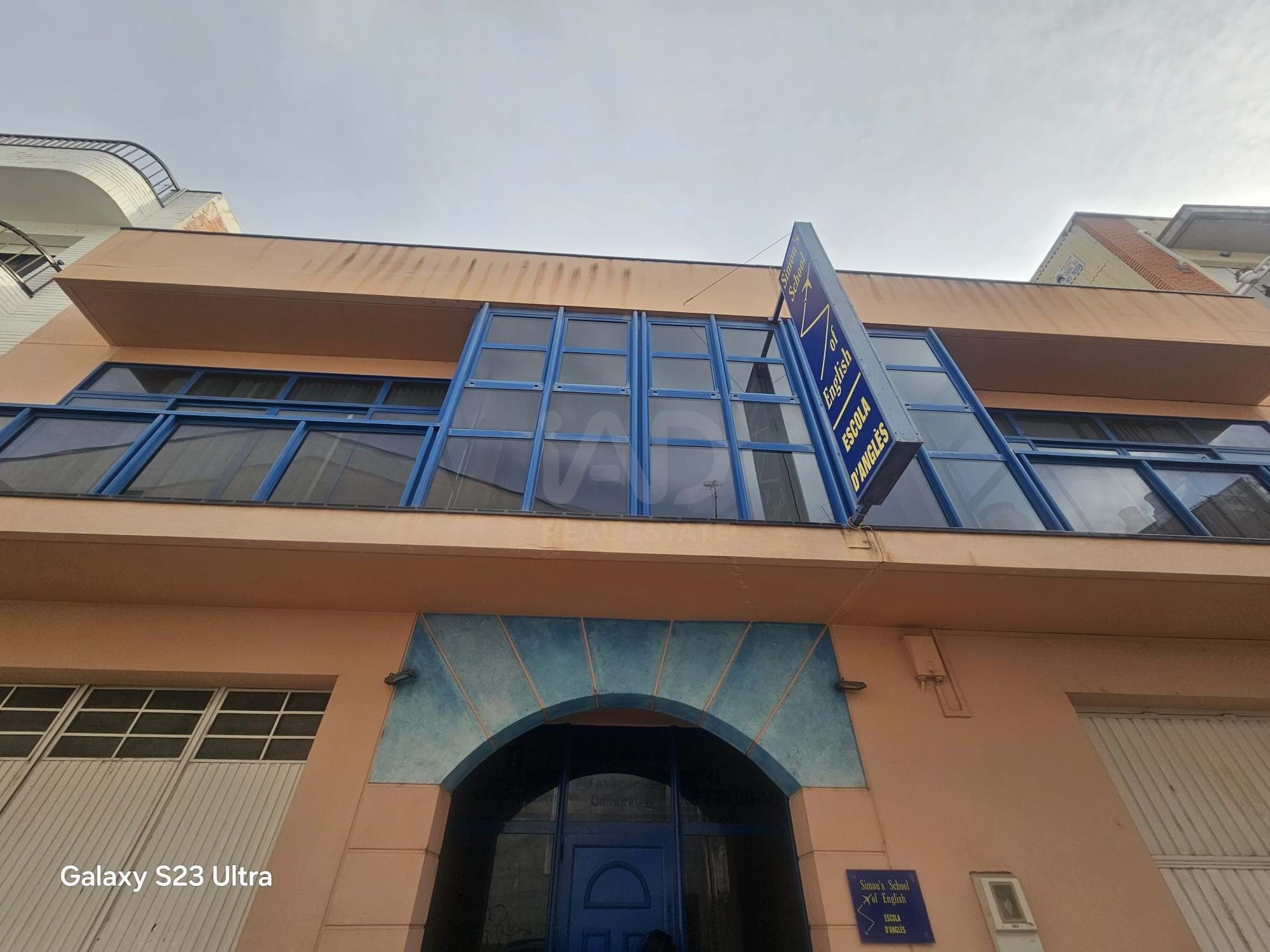 Shop / commercial premises - 384.00 m2